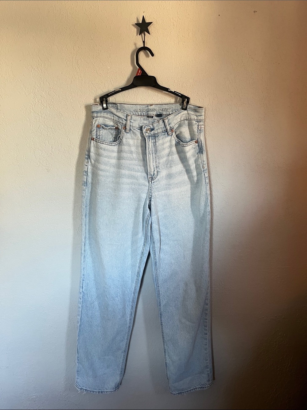 American Eagle Mom Jeans Size 6